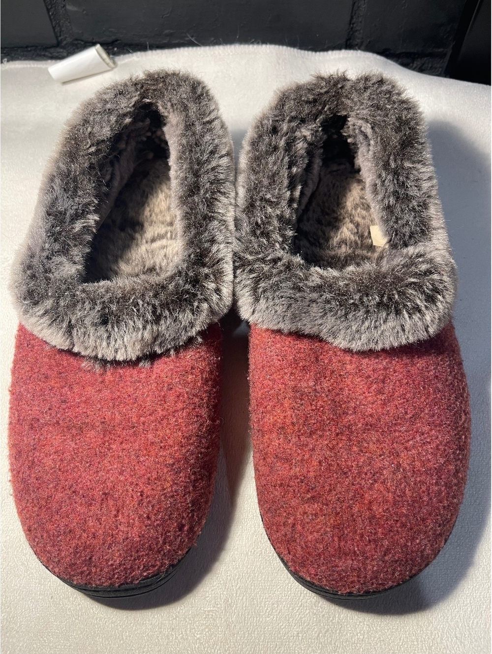 Acorn Women's Cozy Red Wool Slip-On Slippers with Faux Fur L